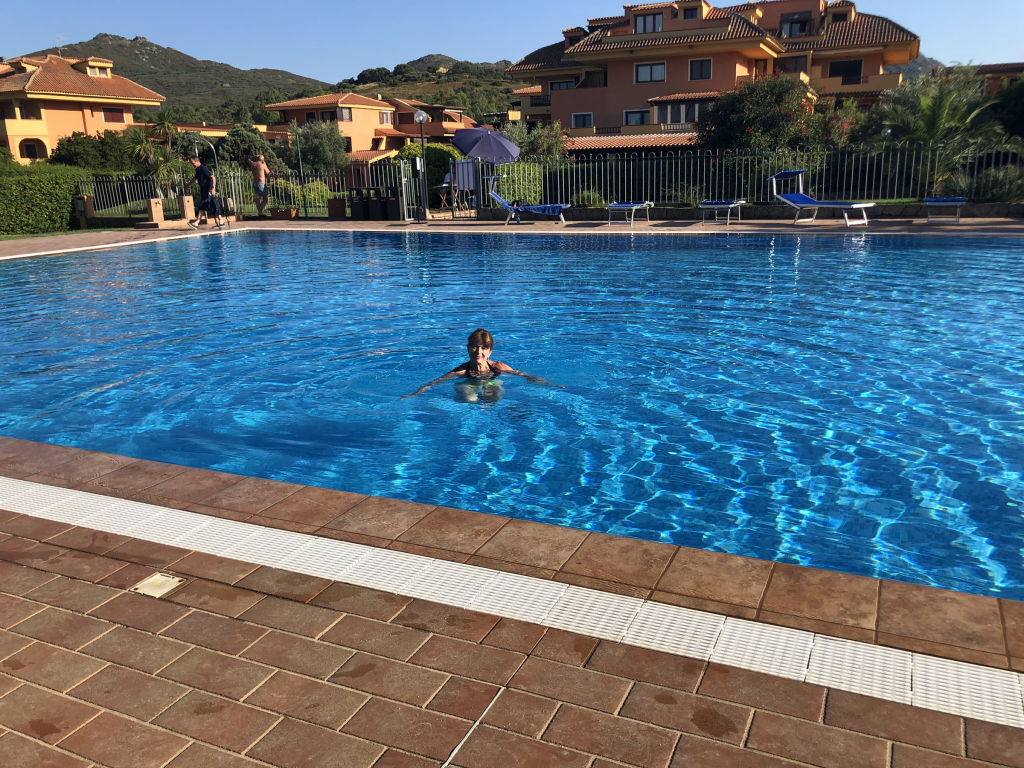 Ginepro condominium pool